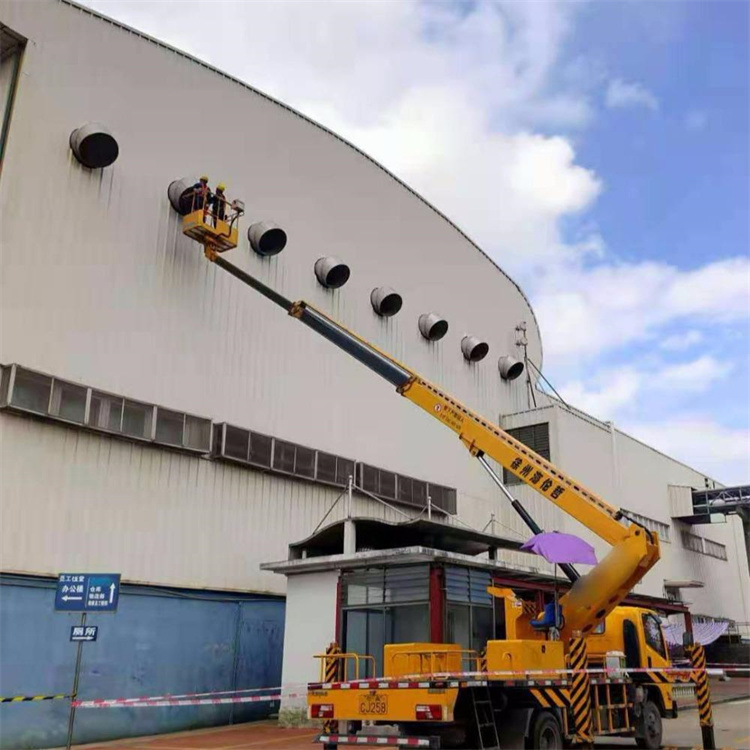 横峰县高空作业车出租服务：专业广告牌安装解决方案