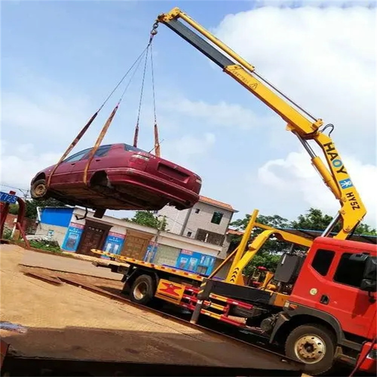 横峰县吊车吊汽车的正确方法